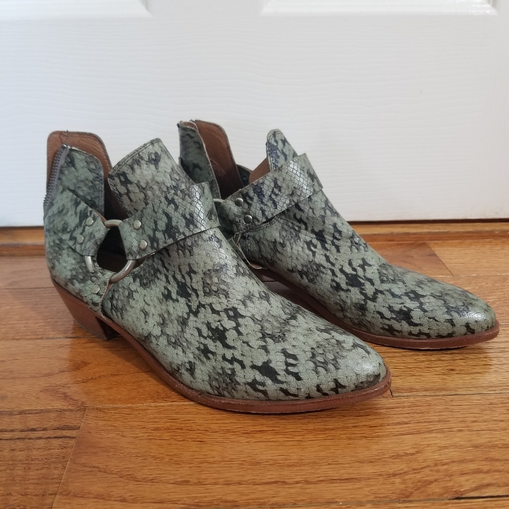 Frye Ray Harness Back Zip Womens Green Leather Ankle Booties / Boots Size 10